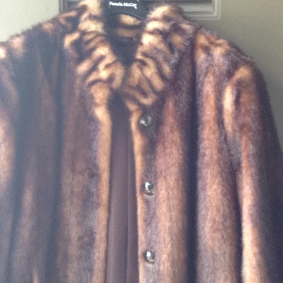 FINAL PRICE!!PAMELA MC COY BROWN FAUX FUR COAT EUC - Picture 3 of 8